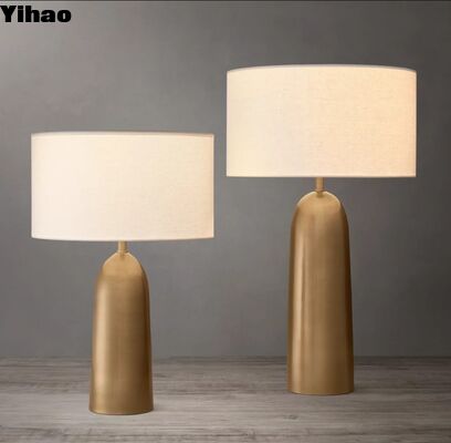 Σύγχρονο σχεδιασμό Copper Body Table Lamp με 2700K ζεστό λευκό φως LED για καθιστικό και κρεβατοκάμαρα
